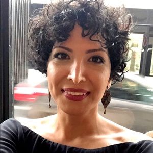 Meet your Posher, Esha